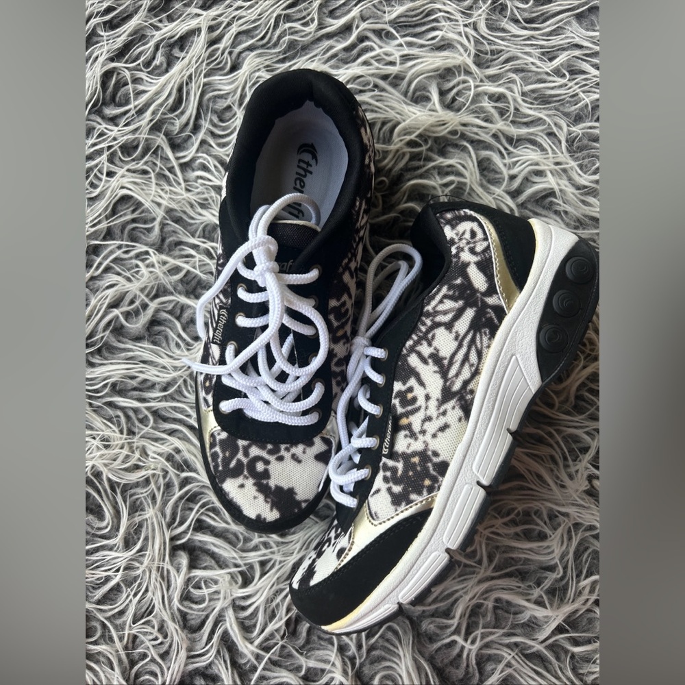 Therafit Ginger Animal Cheetah Black  Print Womens Comfort Shoes Sneakers 6.5.